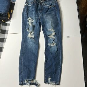 Judy Blue Los Angeles size 7/28 Medium blue distressed skinny jeans